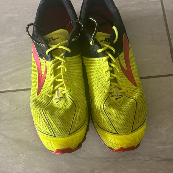 Brooks Men's Mazama Size 10.5 Vibrant Yellow and Red Athletic Shoes - Picture 6 of 11